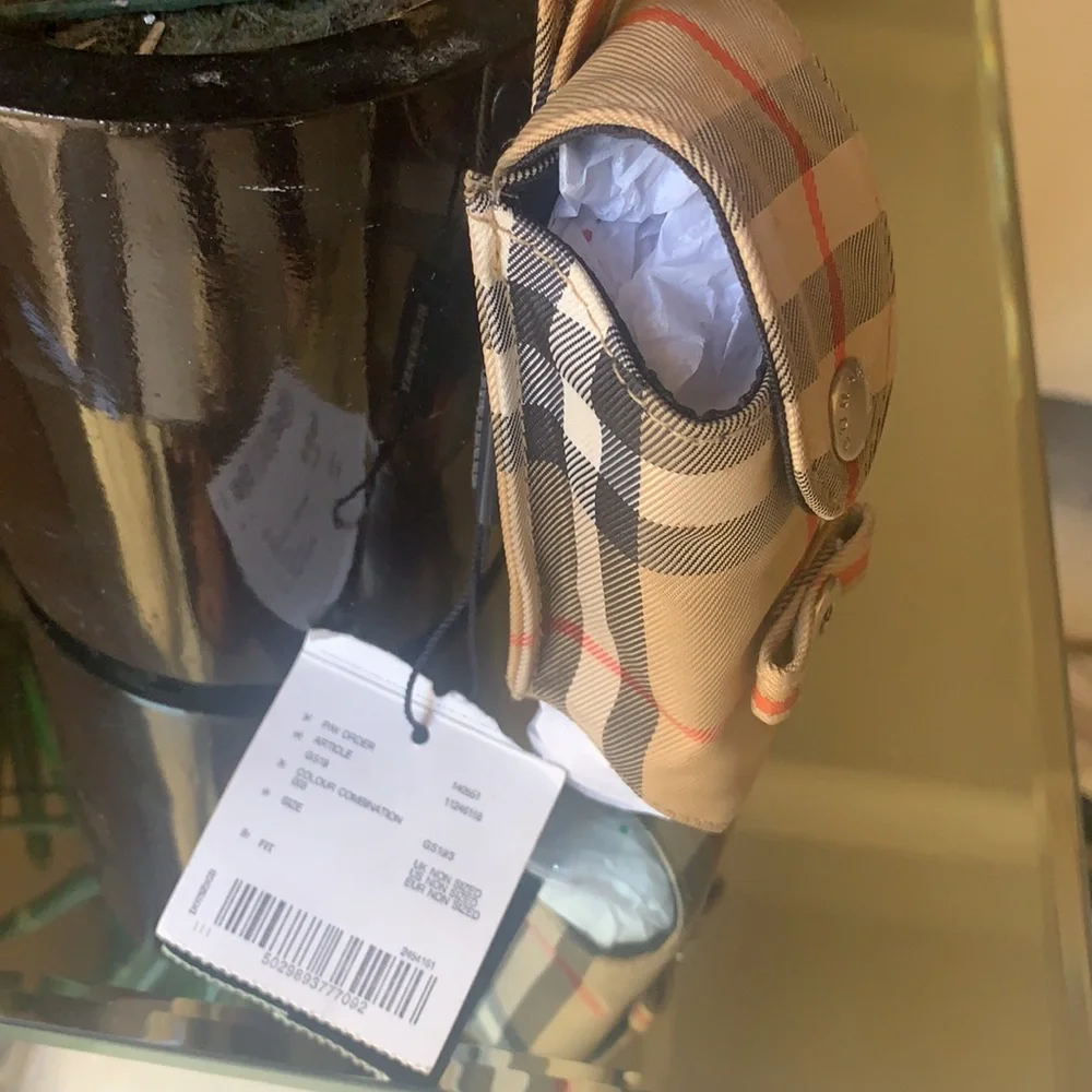 Burberry’s golf ball holder pouch - Picture 3 of 4
